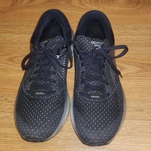 Brooks Levitate Women's Running shoe size 7.5 Med